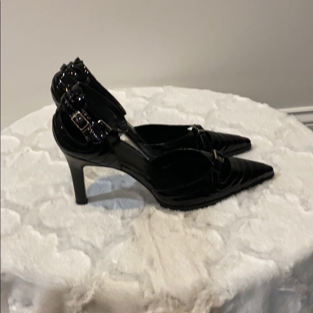 SHOES - Picture 3 of 4